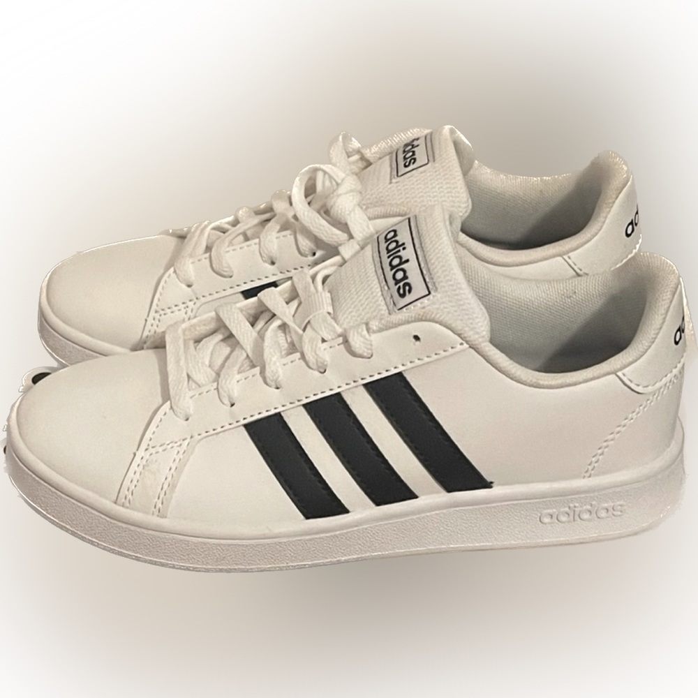 Adidas Kids Grand Court K Sneakers ~ Big Kids Size 2